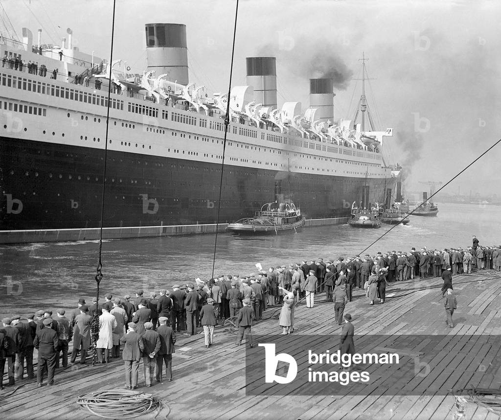 Image of Ship RMS Queen Mary, May 1936 (b/w photo)
