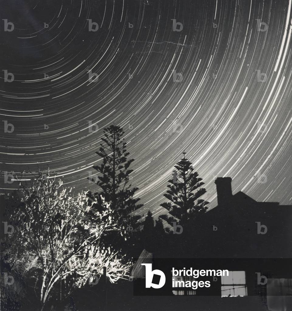 Star Trails, Waimamaku Valley, Hokianga, Nuova Zelanda, Settembre 1957 (foto in b/n)