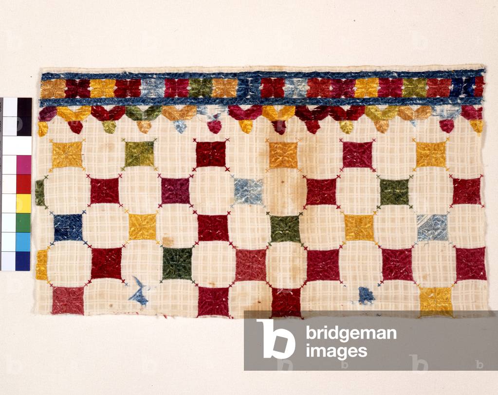 "Fragment Of Furnishing Fabric (Baumwolle bestickt mit Seide)" 1900 von Moroccan School