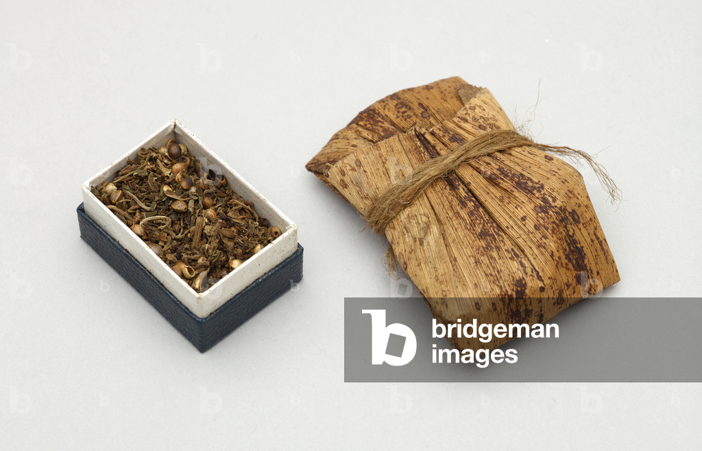 Immagine di Altri "Involucro di foglie di palma usato per contenere il bhang" di African School