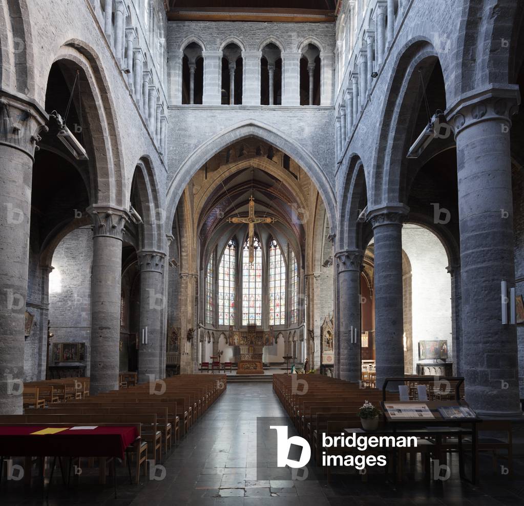 Vue de l'intérieur, de la nef