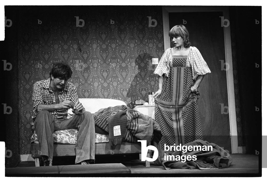 Bild von Fotografie "Schlafzimmer Farce" von John Haynes, b/w