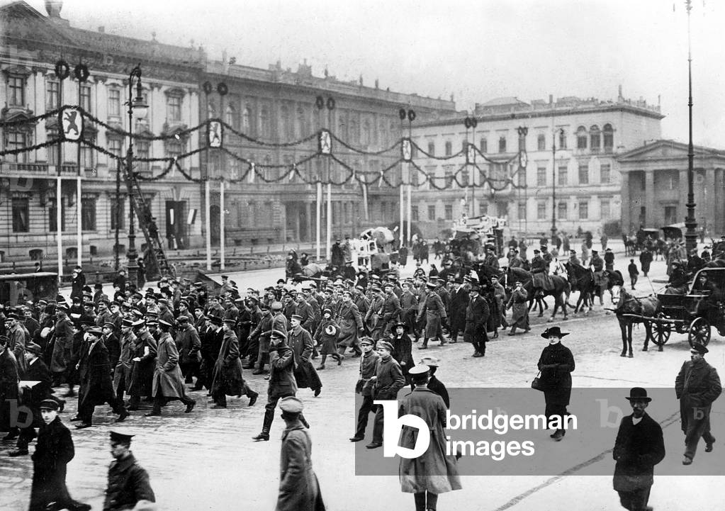 "Rückkehr der Truppen nach dem Ersten Weltkrieg 1918" 1918, b/w