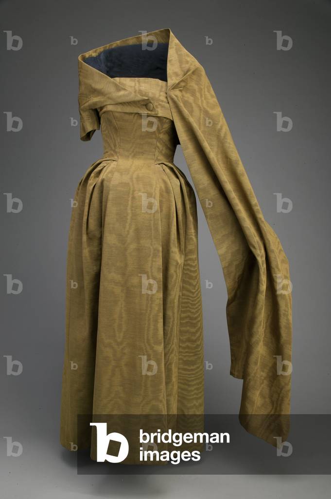 "Abendkleid und Stola" 1953 von Christian Dior