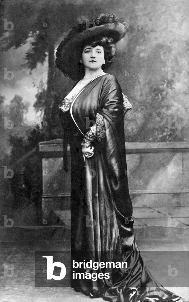 Bild von Fotografie "Emma Calvé Porträt Französische Sopranistin (Foto)" von unknown photographer, b/w