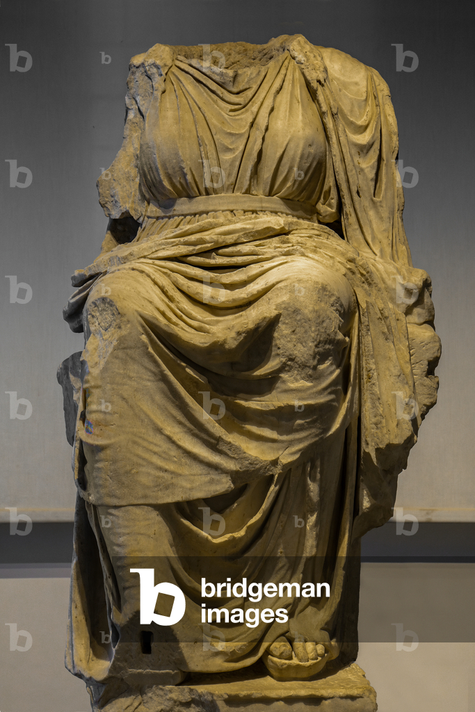 Immagine di Scultura "Statua di Cibele in trono" 101