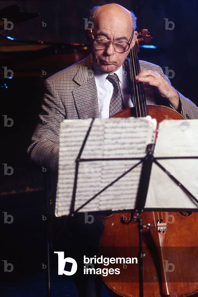 Immagine di Fotografia "Janos Starker su violoncello al Théatre de la Ville" di Thierry Martinot