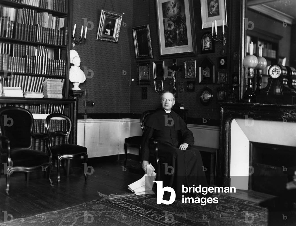 Bild von Fotografie "Monseigneur d'Hulst (s/w Foto)" von Dornac, b/w