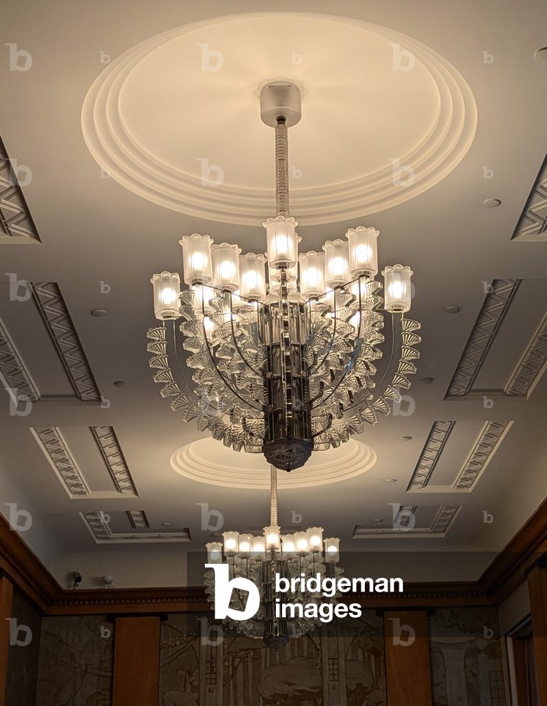Bucarest Chandelier, 1928 (object)