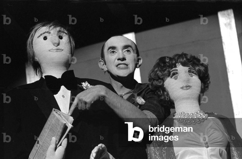 Image of Photography depicting Jonathan Pryce by John Haynes, b/w