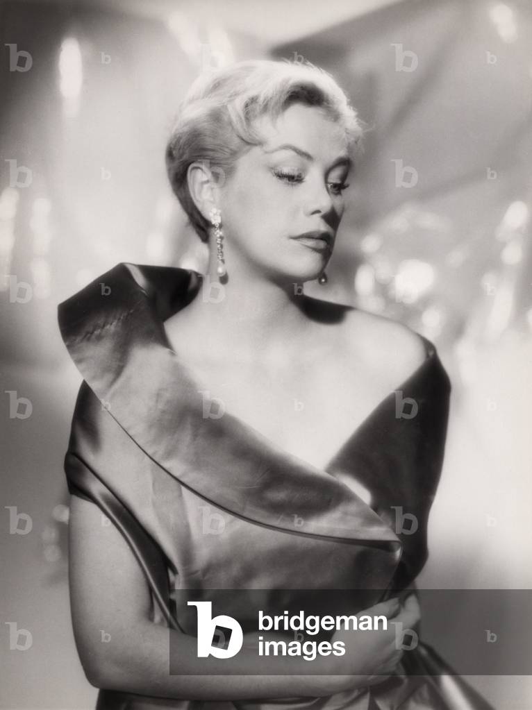 "Deutsche Chansonsängerin und Schauspielerin Hildegard Knef" 1955