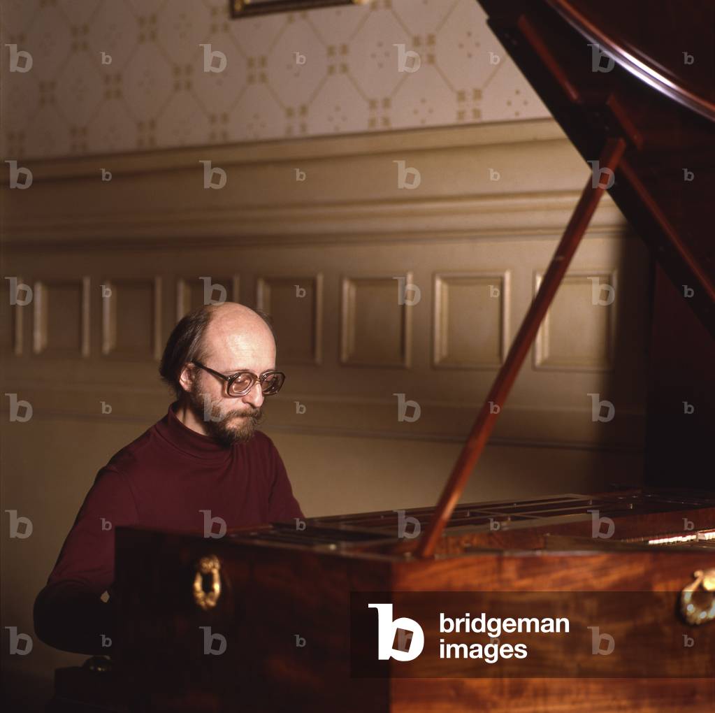 Immagine di Fotografia "Alexis Lubimov. Foto ritratto scattata dal musicista al suo fortepiano" di Thierry Mar
