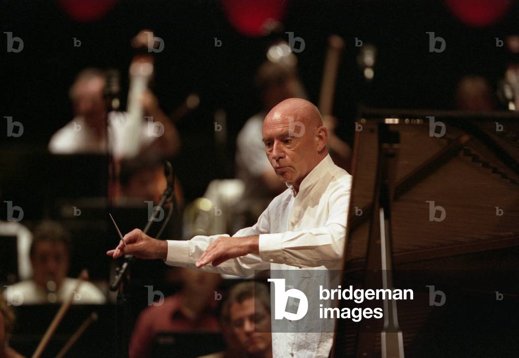 Bild von Fotografie "Christoph Eschenbach dirigiert das Orchestre de Paris am Theater Mogador" von Thierry Mar
