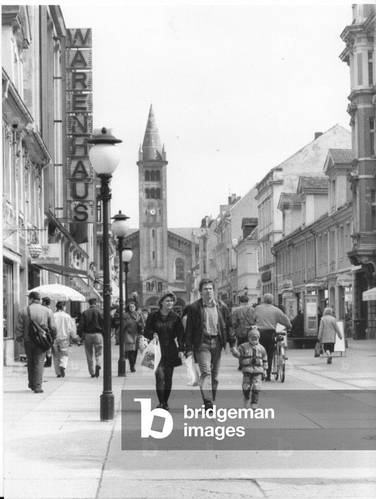 Bild von Fotografie "Potsdam" 1993 von Peter Sengpiehl
