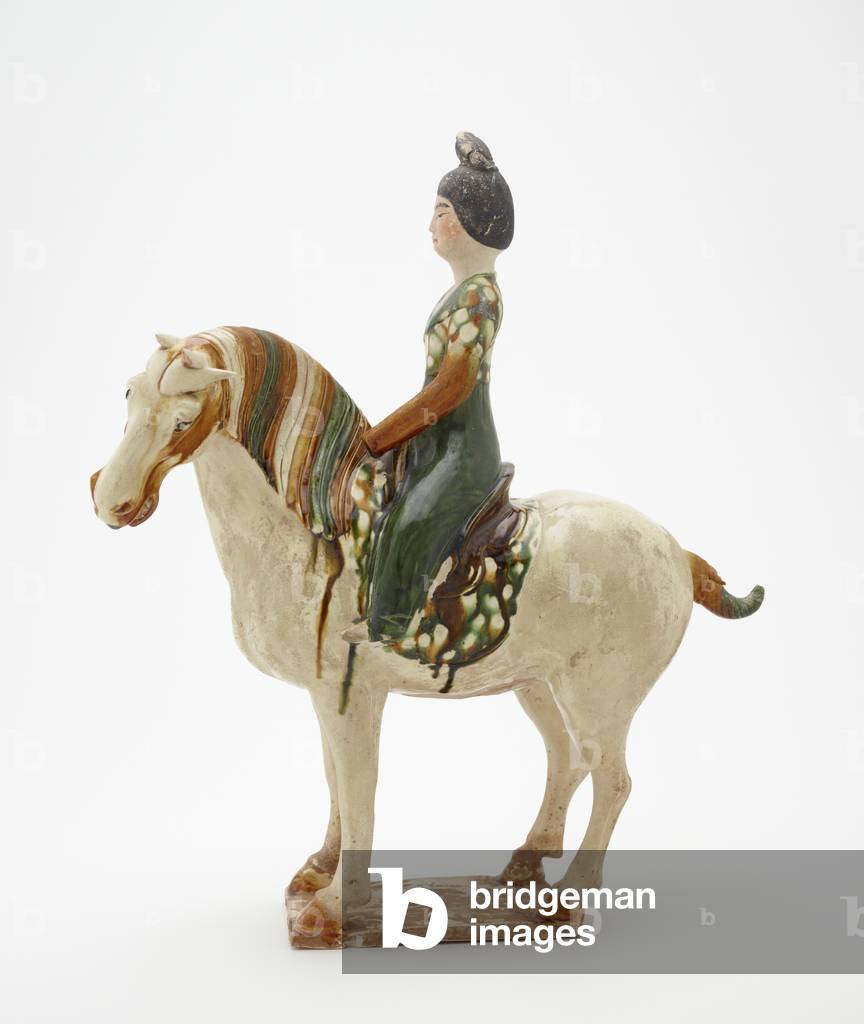 Femme à cheval, c.700-750 par Tang Dynasty Chinese School