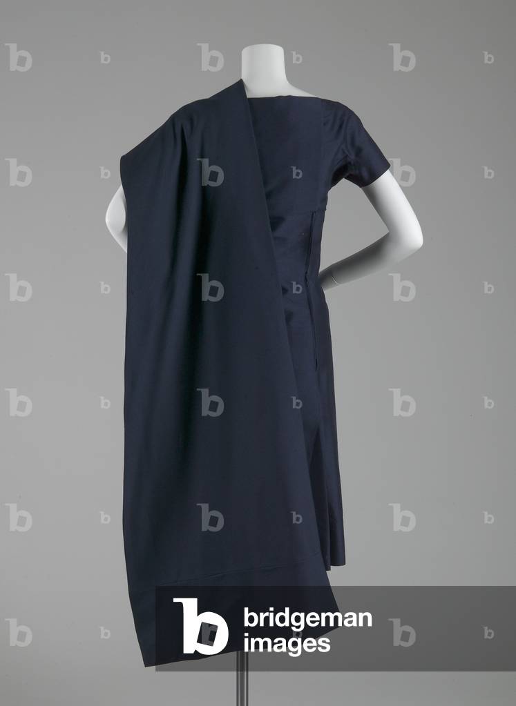 Robe après-midi avec étole détachable 1951 par Jean Dessès, b/w