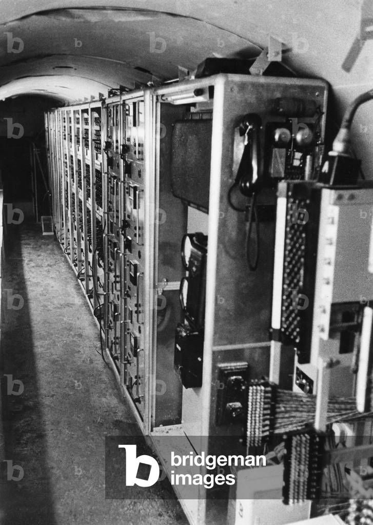 Bild von Fotografie "Entdeckung des Hörtunnels des amerikanischen Geheimdienstes"