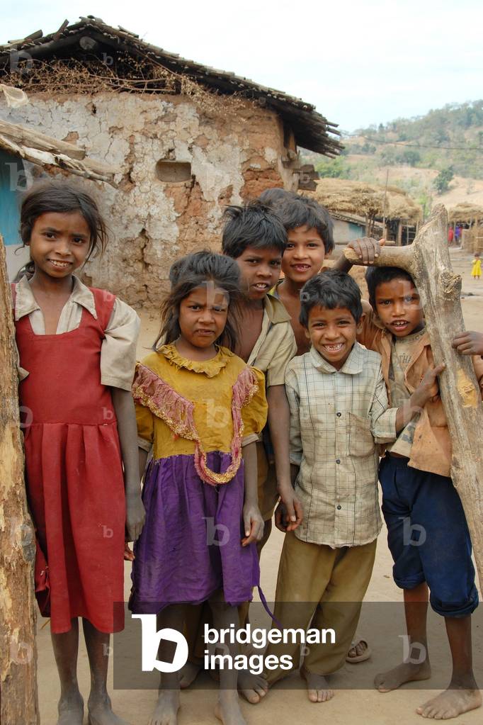 Bild von Fotografie "Indien: 'Happy Children': Die Gassen des Dorfes in der Nähe von Nagpur"