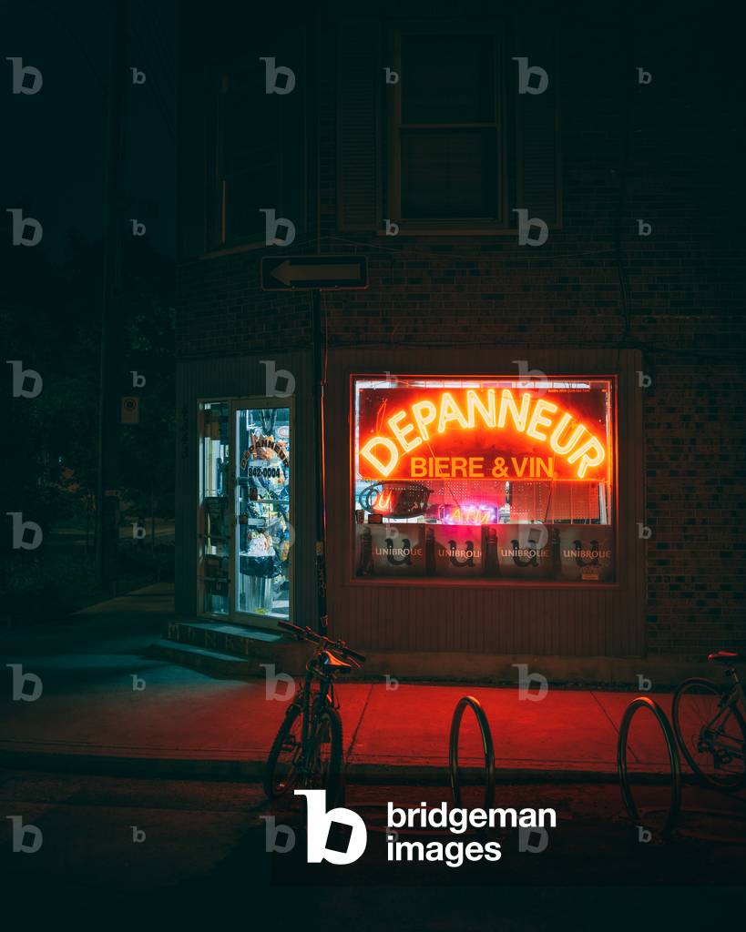 Bild von Fotografie "Depanneur St-Dominique Neonschild bei Nacht" von Jon Bilous