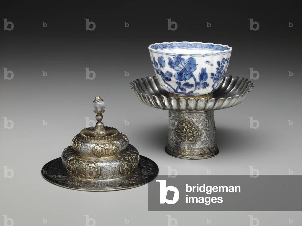 Supporto per tazza da tè e coperchio con ciotola, XVIII secolo (argento, pietra e porcellana)