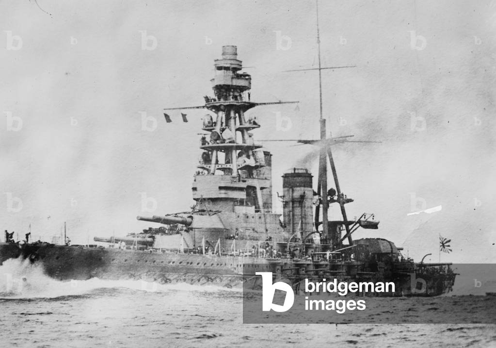Image of Photography depicting Battleship Mutsu 1918 (photo), b/w
