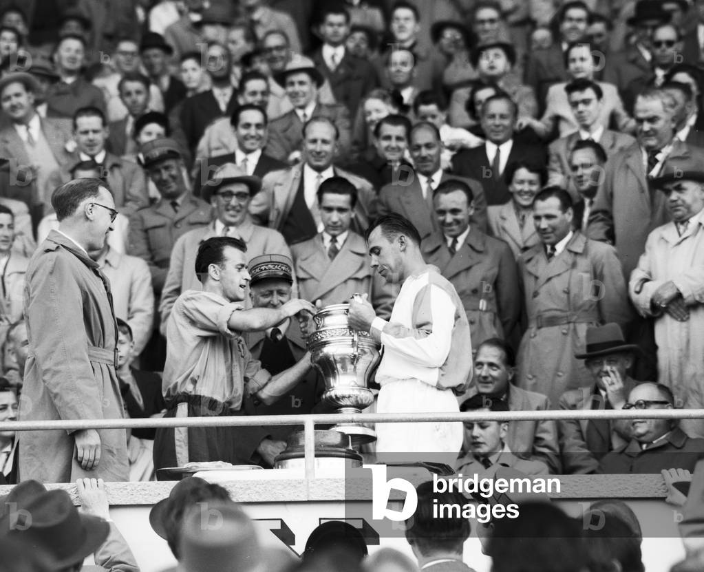 Image of Switzerland Soccer Cup Final, 1953 YB GC (b/w photo)