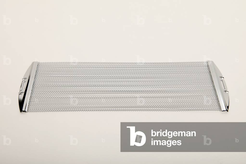 Breite große Snare-Drähte, um den charakteristischen Klang der Snaredrum zu machen (Foto)