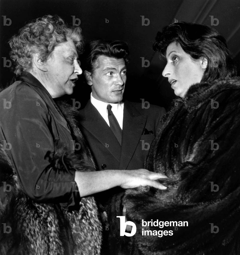 Bild von Fotografie "Yvonne De Bray" 1948, b/w