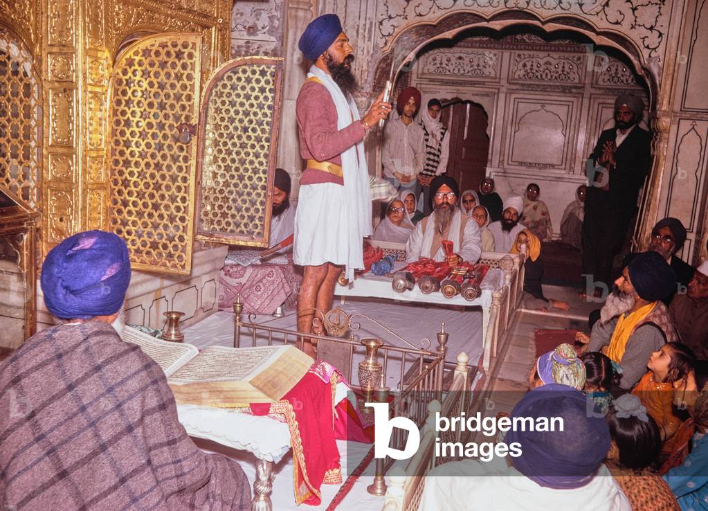 Sikh ceremonial display of weapons, Golden Temple, Amritsar, Punjab, India, 1970 (photo)