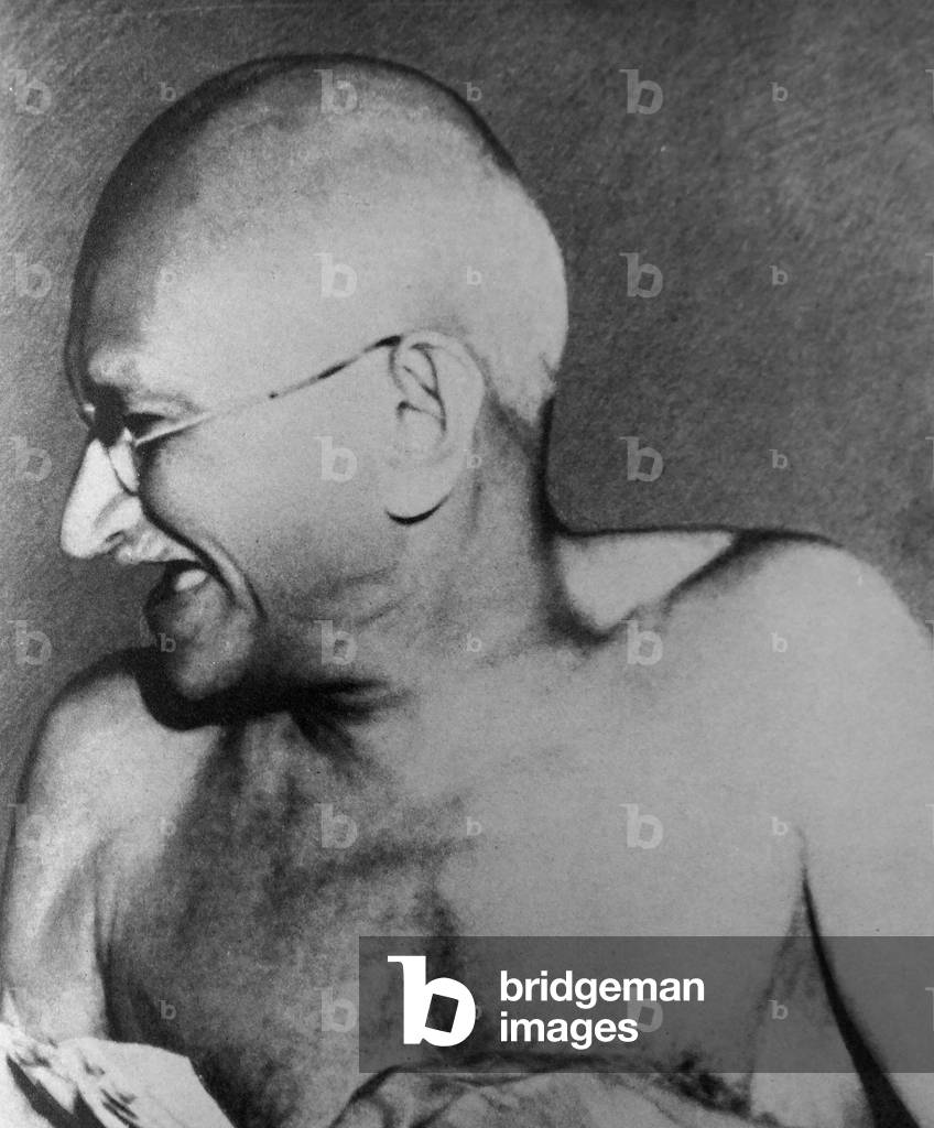 Bild von Fotografie "Mohandas Karamchand Gandhi" 1947 von Unknown photographer, b/w