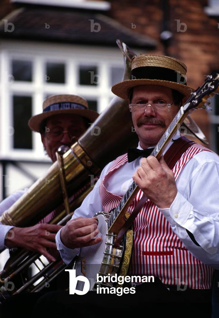Banjospieler mit Tuba