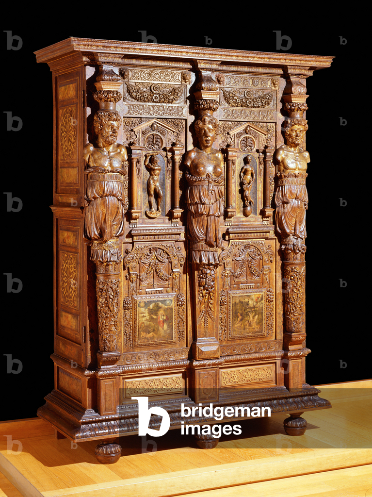 Kleiderschrank um 1580 (Nussbaum)