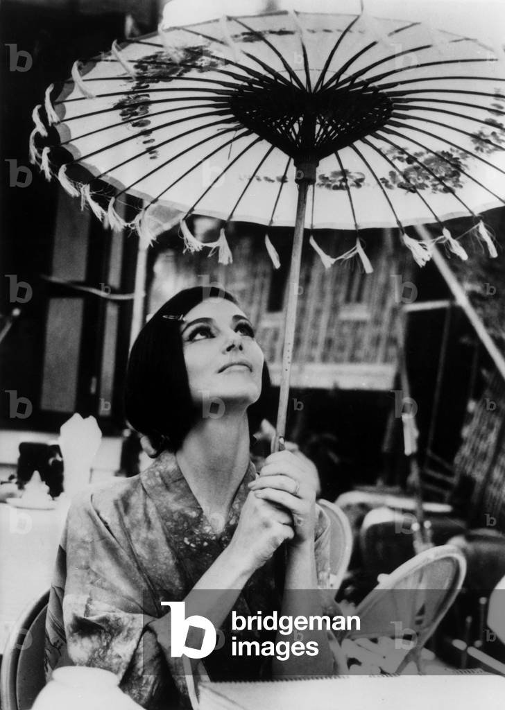 Banco A Bangkok Pour Oss 117 De Andrehunebelle Avec Anna Maria Pierangelli 1964 (foto b/n)