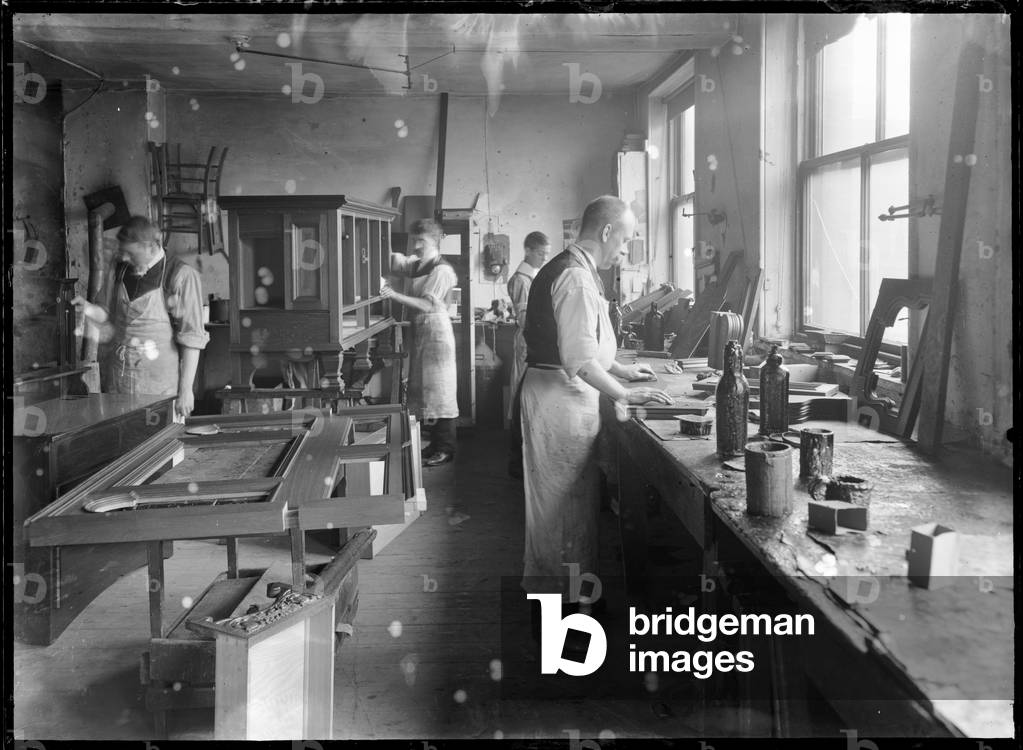 Immagine di Fotografia "Laboratorio di Christopher Pratt", 1908-12 di Christopher Pratt, b/w
