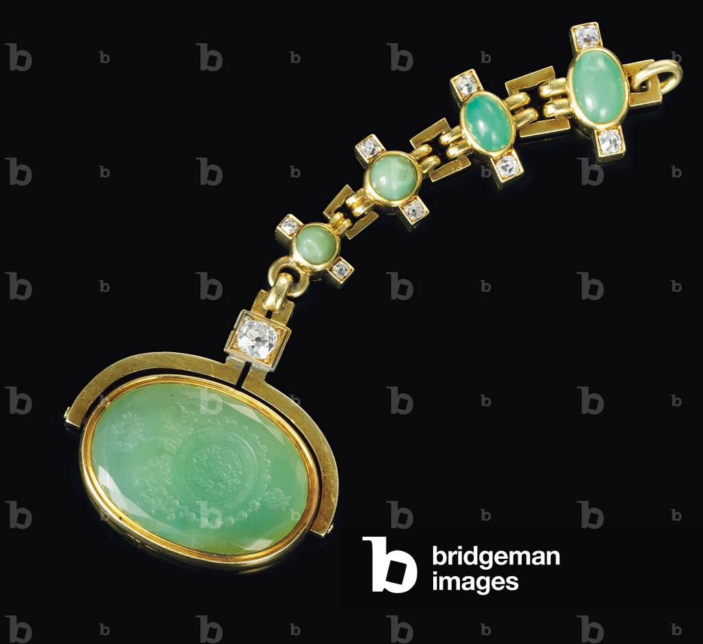 Jeweled swivel seal by Faberge, c.1890 (gold, chalcedony & diamonds)