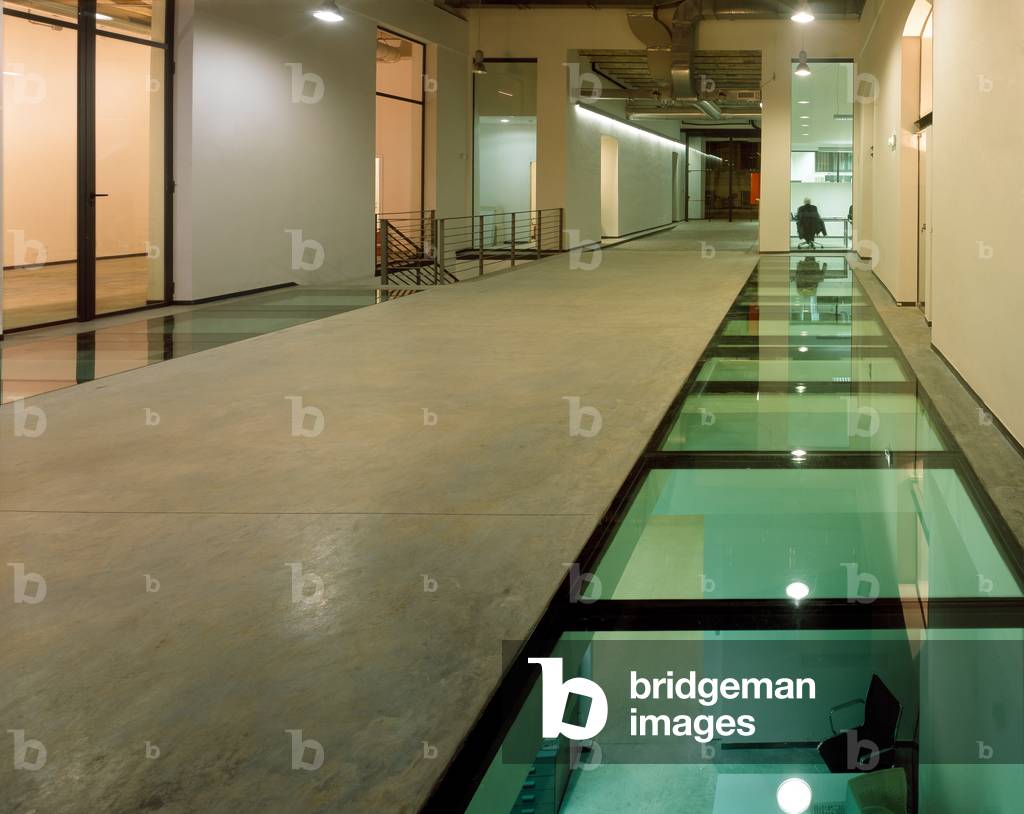 Bild von Fotografie "Zeitgenössische Architektur: Opificio in der Via dei Magazzini Generali" 2 von Andrea Fel