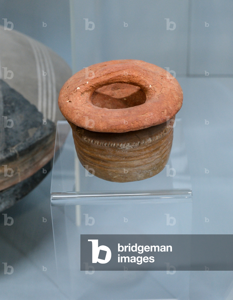 Bild von Artefakt "Keramikgefäße" -5000 von Bernard Bonnefon