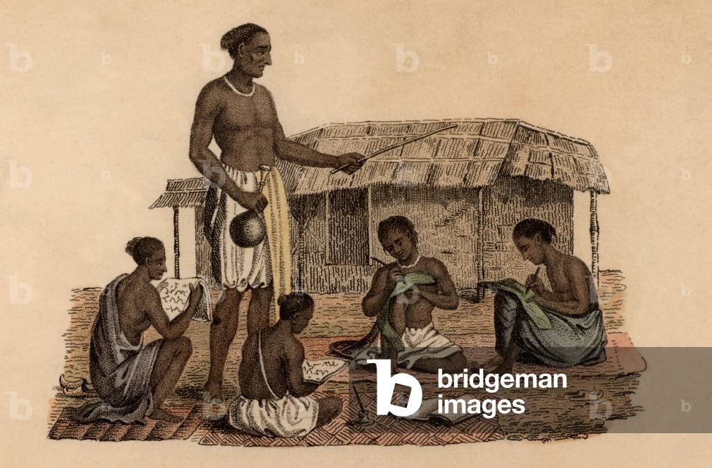 Hinduistischer Schulmeister, der vier Jungen beaufsichtigt