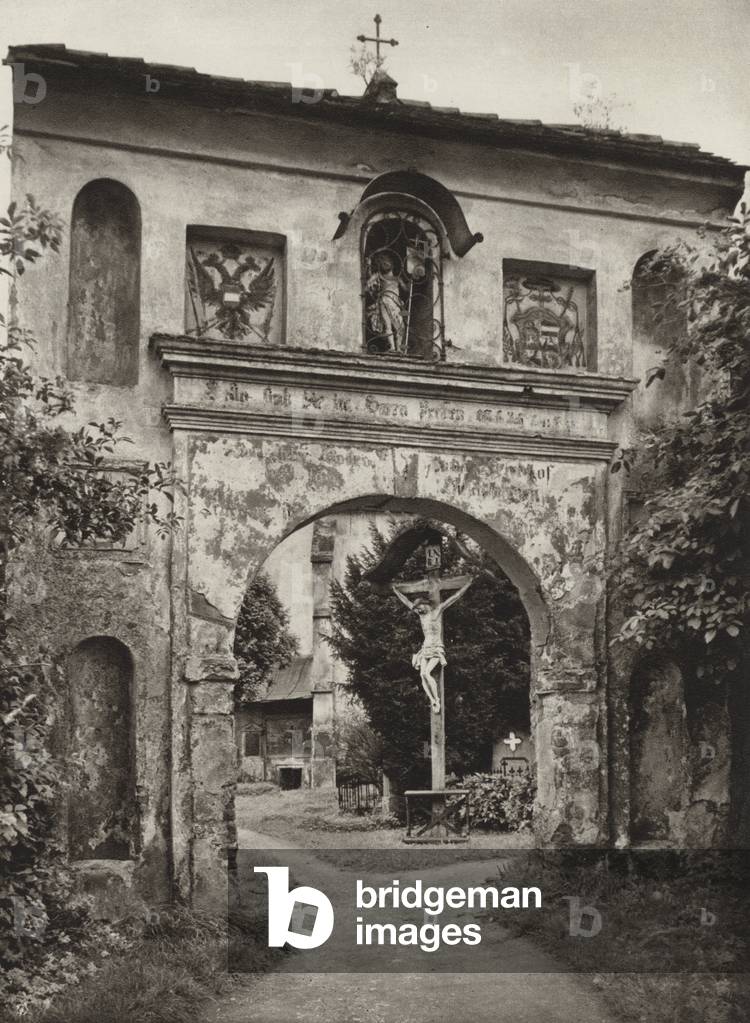 Leoben, Friedhofstor (foto b/n)