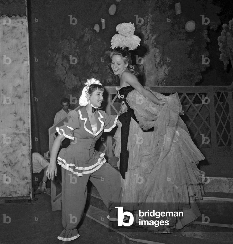Immagine di Fotografia "Operetta «La Reine des Valses» al Theatre des Champs Elysees" 1949, b/w
