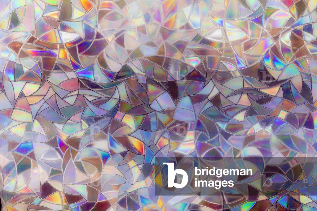 Modello astratto moderno in vetro colorato., 2020 (foto)