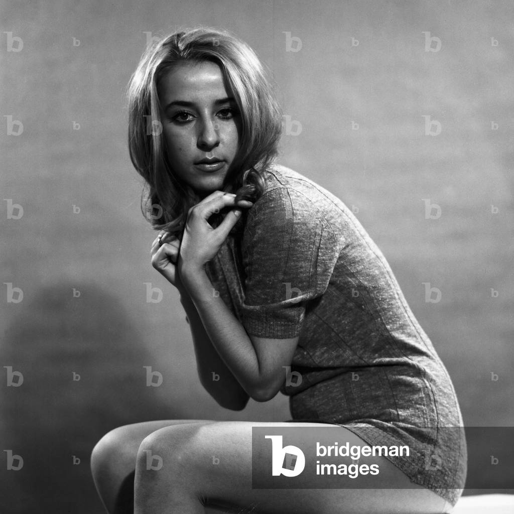 La modella Marion Jahnke durante un servizio fotografico, Germania 1968
