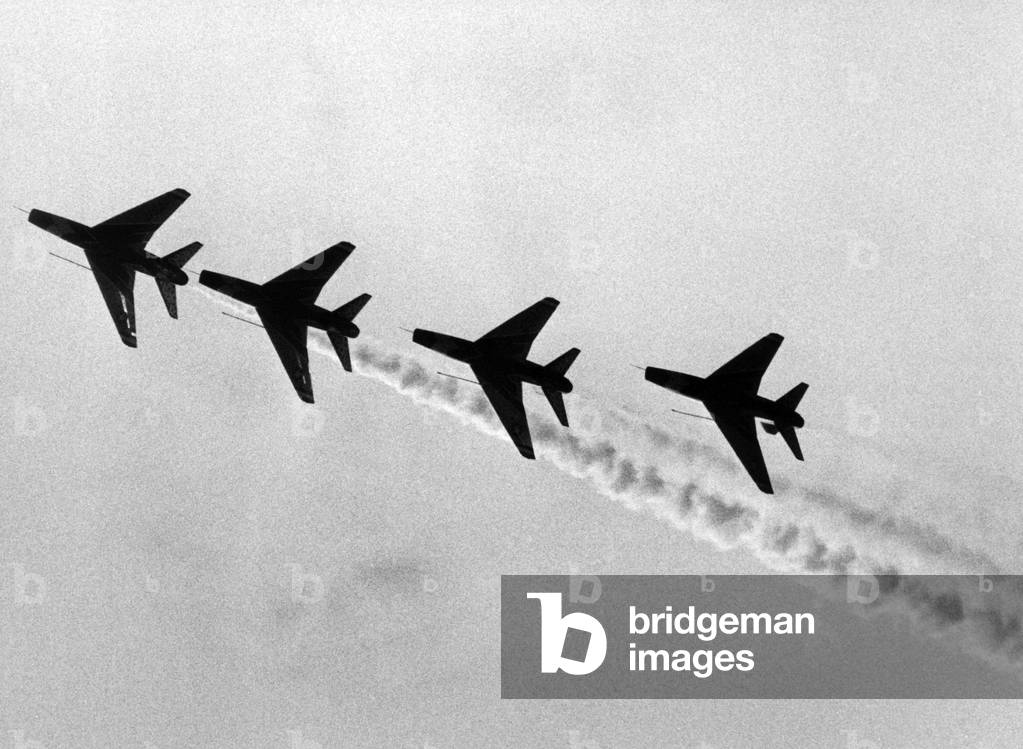 Image of Thunderbirds Aerobatics squadron of the US air force