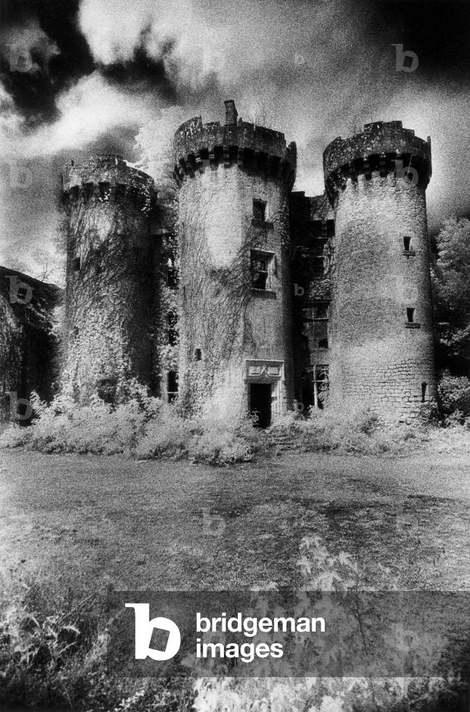 Immagine di Fotografia "Paluel Chateau" di Simon Marsden, b/w