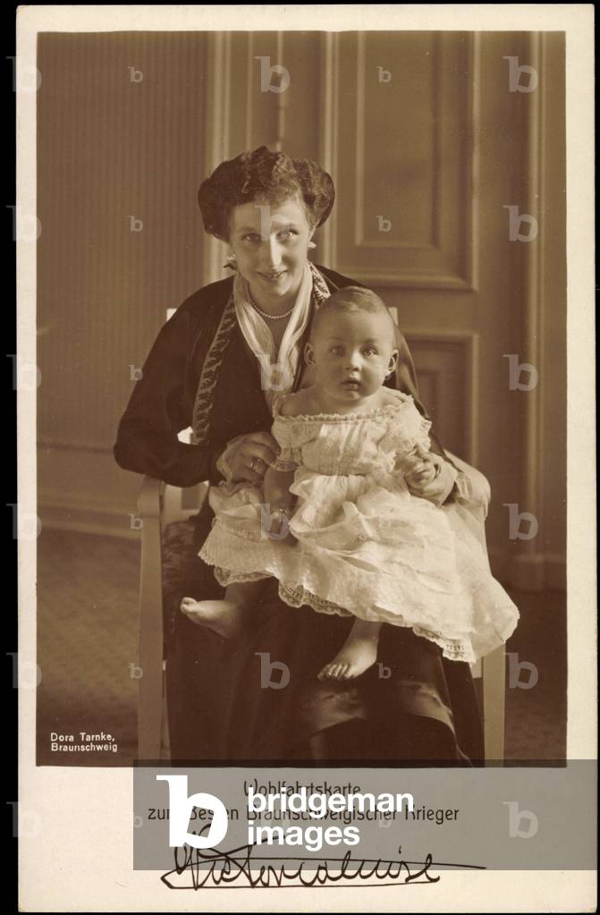 Bild von Fotografie "Passepartout Ak Herzogin Viktoria Luise zu Braunschweig Lüneburg" von German Photographer