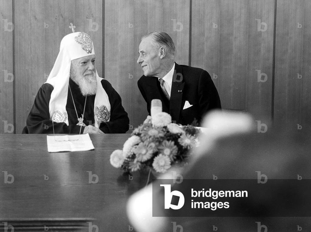 Immagine di Fotografia "Leader del Patriarca della Chiesa ortodossa russa Alexis e Sacerdote Vissoi 'T Hooft" 