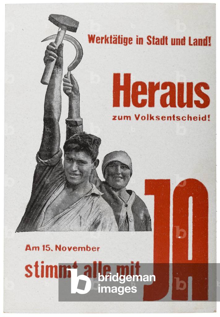 Cartolina postale russa che riproduce il poster del 1931 per il Partito Comunista Tedesco in vista del voto na