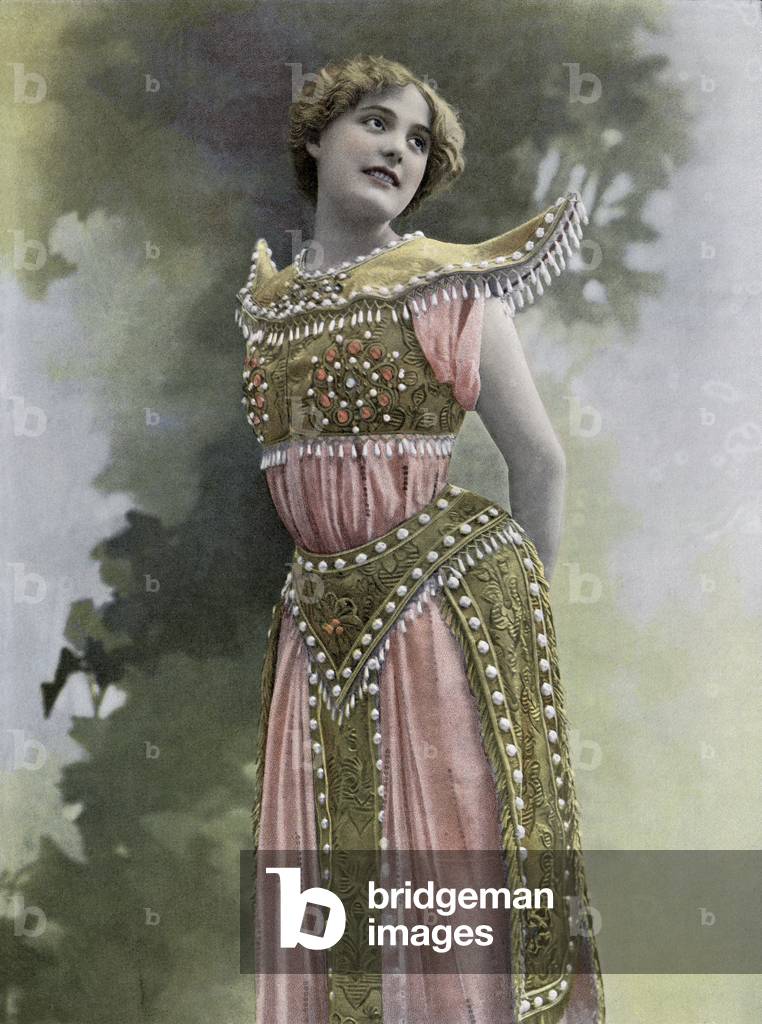 Miss Miéris als Alma in 'L'Honneur' - spielen