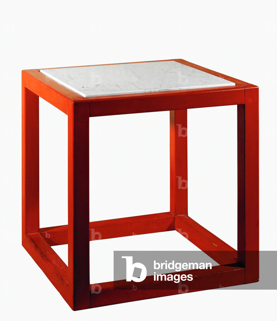 Cube-shaped table … (marble)