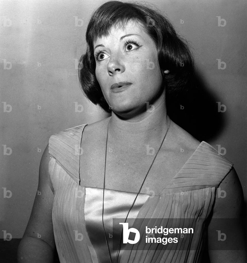 Bild von Fotografie "Colette Renard für die 1000. Aufführung von 'Irma La Douce' am 19. April 1961" 1961 von R